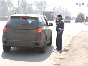 В МВД предлагают ставить под стекло автомобилей RFID-чипы