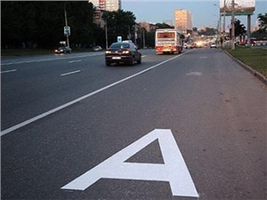 Депутаты надеются добиться разрешения на езду по выделенным полосам ночью