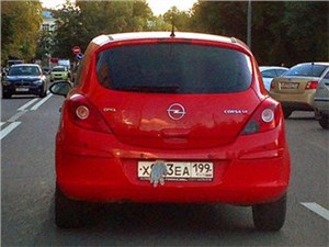 Собянин пообещал, что автомобили с закрытыми номерами будут принудительно эвакуировать