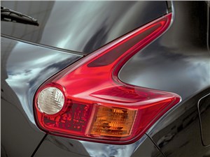 Nissan Juke 2012 задний фонарь