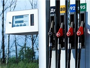 В России снова дорожает бензин