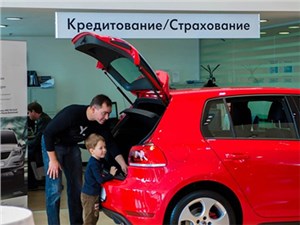 Продажи петербургских автодилеров упали на 35,7%