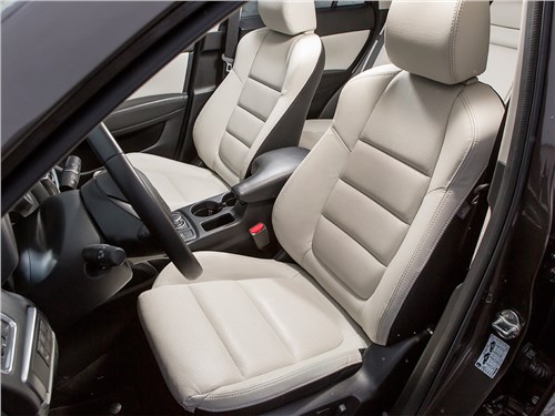 Mazda CX-5 2015 передние кресла