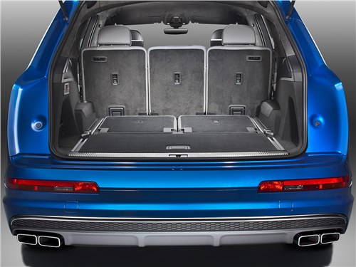 Audi SQ7 TDI 2017 багажное отделение