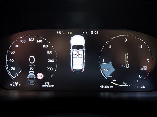 Volvo V90 Cross Country 2017 приборная панель