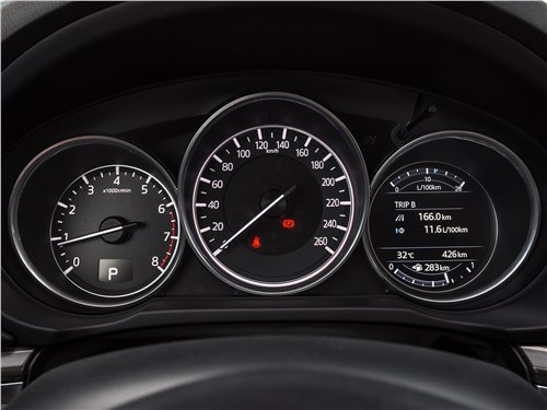 Mazda CX-5 2017 приборная панель
