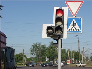 ГИБДД хочет разрешить поворот направо при красном свете