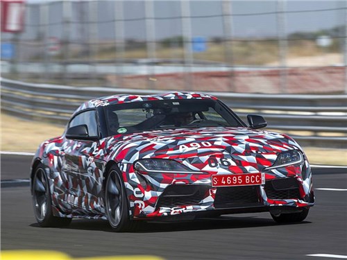 Из камуфляжа для Toyota Supra сделали подарочную упаковку