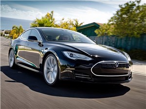 Продажи Tesla Model S опередили конкурентов