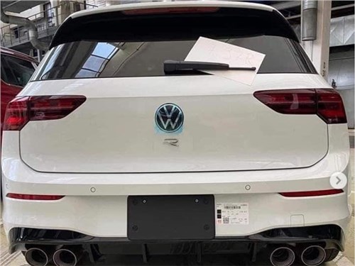 Новый Volkswagen Golf R пойман без камуфляжа