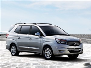 Стали известны российские цены на корейский минивэн SsangYong Stavic