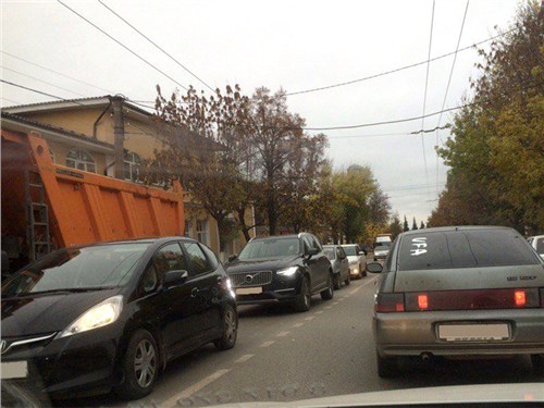 Стоишь в пробке – плати штраф!