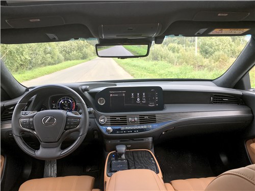 Lexus LS 500 (2021) салон