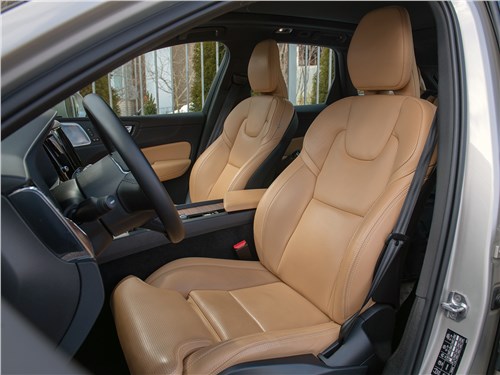 Volvo XC60 (2018) передние кресла