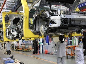 Peugeot Citroën и Mitsubishi сокращают производство своих машин в РФ