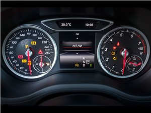 Mercedes-Benz B-Klasse 2015 приборная панель