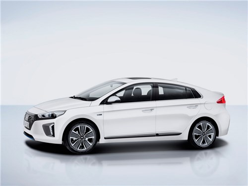 Hyundai Ioniq - Hyundai Ioniq 2016 вид сбоку