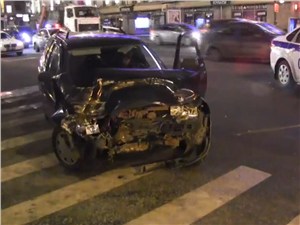 В центре Москвы произошло ДТП с участием ведомственных авто