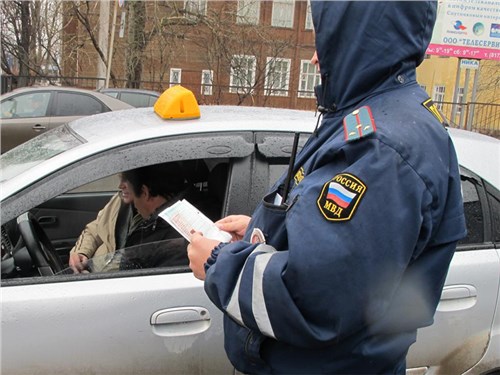 Из такси уберут нелегалов
