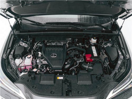Lexus NX (2022) моторный отсек