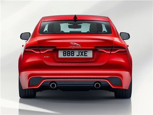 Предпросмотр jaguar xe 2020 вид сзади
