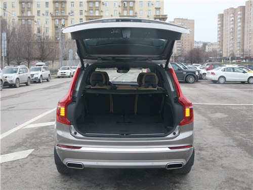 Volvo XC90 2020 багажное отделение