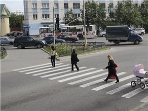 ГИБДД намерена обязать водителей уступать дорогу