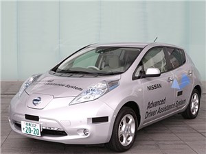 Самоуправляющийся Nissan Leaf выходит на дороги общего пользования