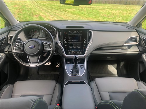 Subaru Outback (2022) салон