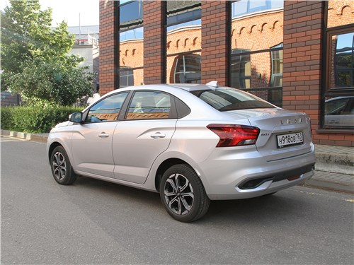 Lada Iskra (2025) вид сзади