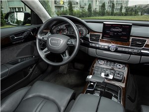 Audi A8 4.0 TFSI 2014 водительское место