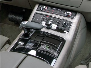 Audi A8 2014 центральная консоль