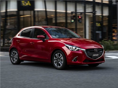Mazda показала обновленные CX-3 и «2-ую» модель
