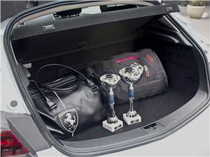 Opel Astra GTC 2012 багажное отделение