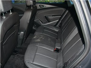 Opel Astra 2013 задний диван