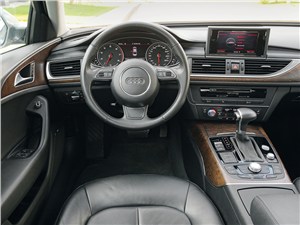 Audi A6 2011 водительское место