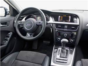 Audi A4 2012 водительское место