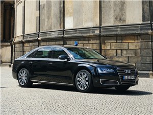 Audi A8 L Security 2013 вид спереди