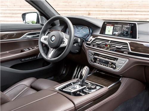 BMW M760Li xDrive 2017 салон