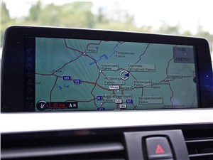 BMW 335i 2012 экран системы iDrive