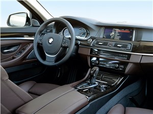 BMW 5 2013 водительское место