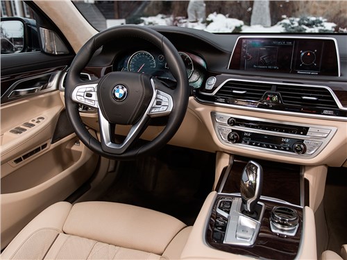 BMW 7-Series 2016 салон