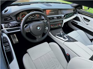 BMW M5 2011 водтельское место
