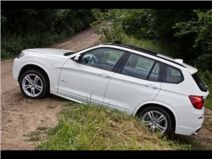 BMW X3 2010 вид сбоку