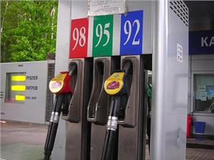 Цены на бензин выросли на 0,2% за неделю