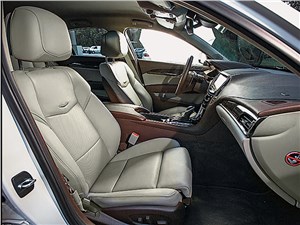Cadillac ATS 2012 передние кресла