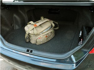 Toyota Camry 2012 багажник