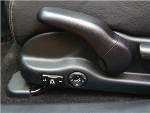 Honda Civic 2012 регулировки поясничного подпора и валиков боковой поддержки 