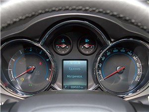 Chevrolet Cruze 2013 приборная панель
