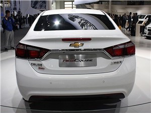 Chevrolet Cruze 2015 вид сзади